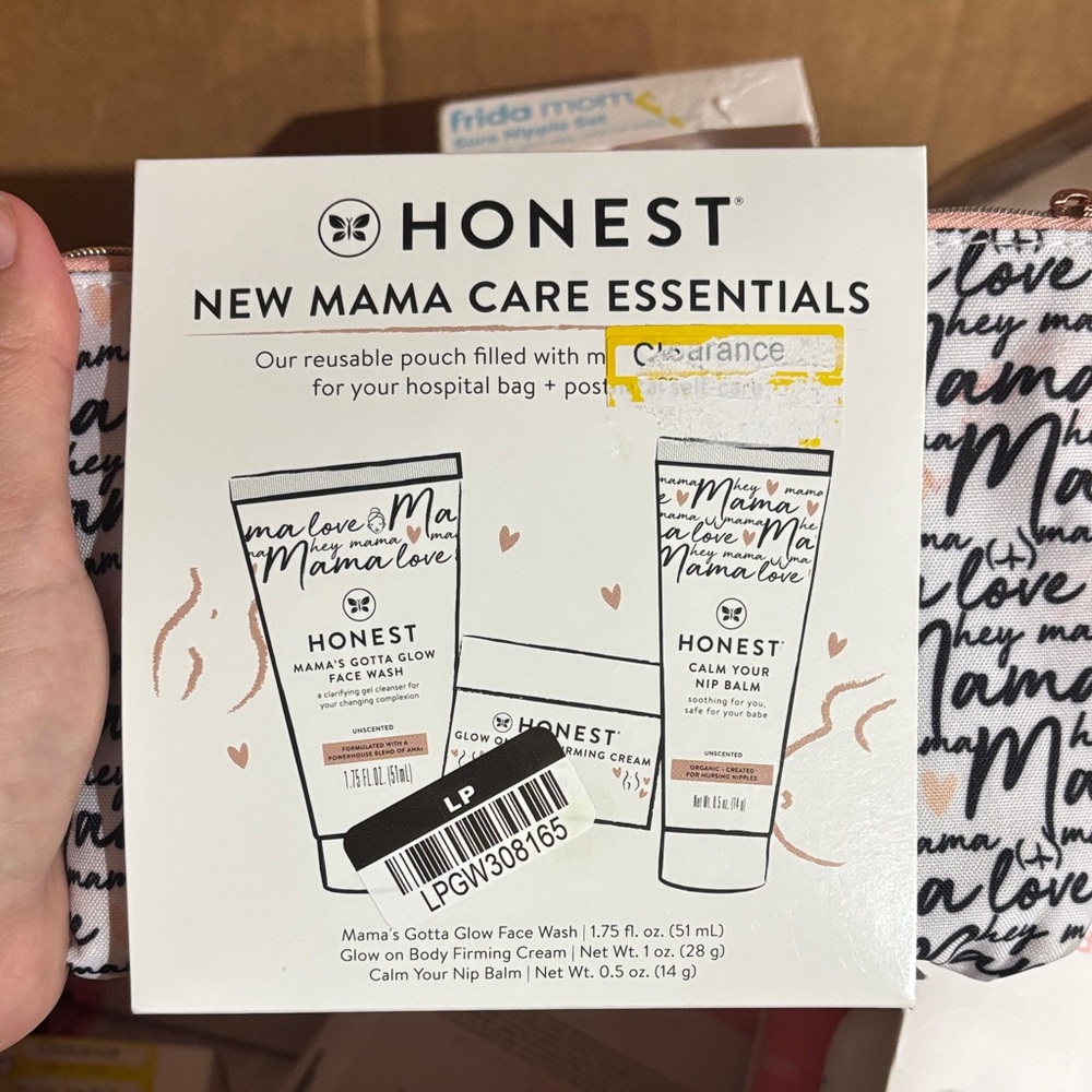 Honest Beauty New Mama Care Essentials Set with Printed Pouch